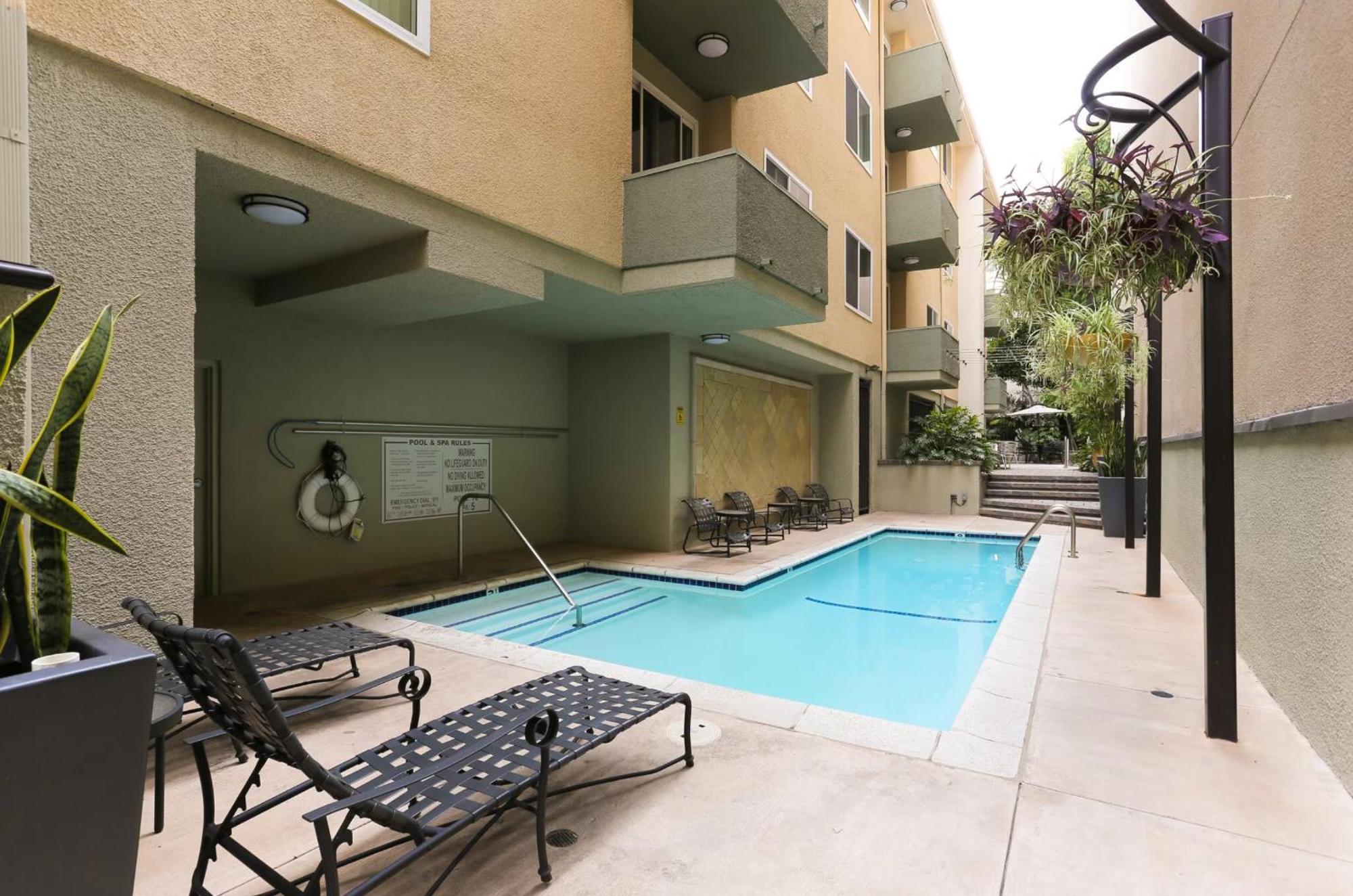 Beverly Hills Gem 1 Bedroom Apt With Parking 218 Los Ángeles Exterior foto
